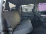 ✅ 2020 Chevrolet Silverado 1500 Custom • VIN: 3GCPWBEK7LG374754 • Lot: 83078394. Wystawiony na Copart z przebiegiem 100 469 mil. Bezpłatny archiwum sprzedaży aukcyjnych z USA i szczegółowy raport historii pojazdu na DreamBid. Zdjęcie 10.