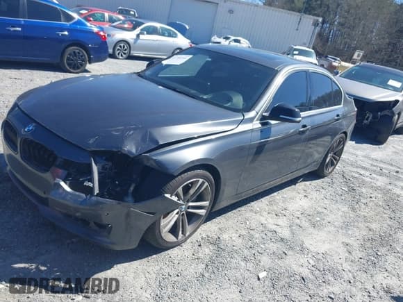 ✅ 2013 BMW 3 Series ActiveHybrid 3 • VIN: WBA3F9C50DF484095 • Лот: 41780384. Опубликован ранее на IAAI с пробегом 172 110 миль. Бесплатный доступ к архиву аукционных продаж из США и подробный отчёт об истории автомобиля на DreamBid. Изображение 2.