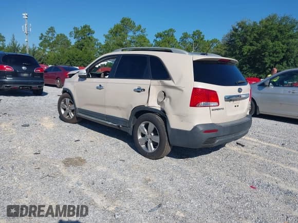 ✅ 2012 Kia Sorento EX • VIN: 5XYKU4A26CG201615 • Лот: 42828259. Опубликован ранее на IAAI с пробегом 105 435 миль. Бесплатный доступ к архиву аукционных продаж из США и подробный отчёт об истории автомобиля на DreamBid. Изображение 3.