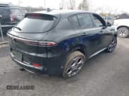 ✅ 2024 Alfa Romeo Tonale Ti • VIN: ZASPATCW2R3038911 • Lot: 43568622. Wystawiony na IAAI z przebiegiem Nie podano. Bezpłatny archiwum sprzedaży aukcyjnych z USA i szczegółowy raport historii pojazdu na DreamBid. Zdjęcie 4.