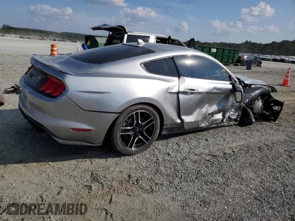 ✅ 2021 Ford Mustang GT • VIN: 1FA6P8CF4M5138322 • Lot: 80683095. Listed on Copart with 32,063 mi. Free auction sales archive from the USA and detailed vehicle history report at DreamBid. Image 3.