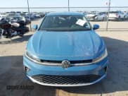 ✅ 2025 Volkswagen Jetta S • VIN: 3VW5X7BU2SM035422 • Lot: 42541313. Wystawiony na IAAI z przebiegiem 7 666 mil. Bezpłatny archiwum sprzedaży aukcyjnych z USA i szczegółowy raport historii pojazdu na DreamBid. Zdjęcie 12.