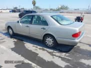 ✅ 1999 Mercedes-Benz E 320 • VIN: WDBJF65H3XA773956 • Lot: 42790409. Listed on IAAI with 234,571 mi. Free auction sales archive from the USA and detailed vehicle history report at DreamBid. Image 3.