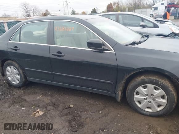 ✅ 2004 Honda Accord LX • VIN: 1HGCM563X4A008012 • Лот: 43681227. Опубликован ранее на IAAI с пробегом 149 741 миль. Бесплатный доступ к архиву аукционных продаж из США и подробный отчёт об истории автомобиля на DreamBid. Изображение 13.