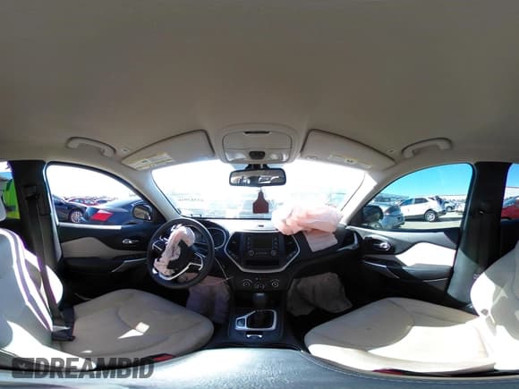 ✅ 2018 Jeep Cherokee Latitude • VIN: 1C4PJLCB2JD573390 • Lot: 43583916. Wystawiony na IAAI z przebiegiem 116 699 mil. Bezpłatny archiwum sprzedaży aukcyjnych z USA i szczegółowy raport historii pojazdu na DreamBid. Zdjęcie 19.