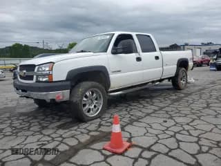 ✅ 2006 Chevrolet Silverado 2500HD LT2 • VIN: 1GCHK23U06F261402 • Lot: 68655945. Wystawiony na Copart z przebiegiem 488 767 mil. Bezpłatny archiwum sprzedaży aukcyjnych z USA i szczegółowy raport historii pojazdu na DreamBid. Zdjęcie 1.