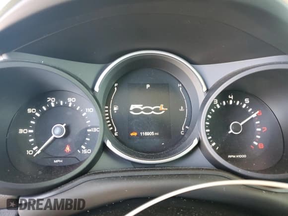 ✅ 2018 FIAT 500L Pop • VIN: ZFBCFAAH4JZ040684 • Lot: 77678544. Listed on Copart with 116,905 mi. Free auction sales archive from the USA and detailed vehicle history report at DreamBid. Image 9.