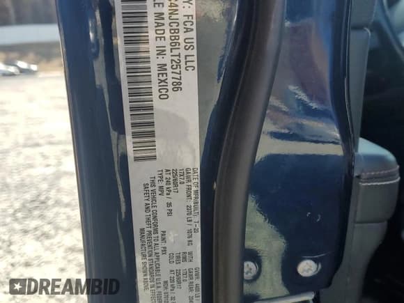 ✅ 2020 Jeep Compass Latitude • VIN: 3C4NJCBB6LT257786 • Lot: 91676265. Listed on Copart with 102,897 mi. Free auction sales archive from the USA and detailed vehicle history report at DreamBid. Image 13.