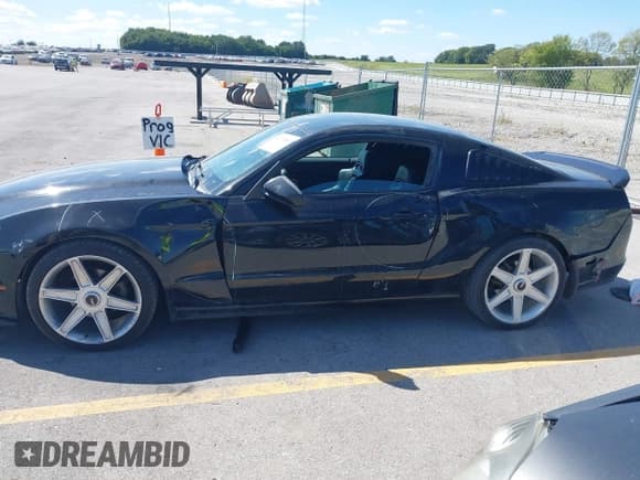 ✅ 2014 Ford Mustang V6 • VIN: 1ZVBP8AM7E5308634 • Lot: 43073553. Listed on IAAI with 186,126 mi. Free auction sales archive from the USA and detailed vehicle history report at DreamBid. Image 14.