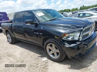 ✅ 2009 Dodge 1500 Laramie • VIN: 1D3HB13T09S703468 • Lot: 42815793. Wystawiony na IAAI z przebiegiem 171 127 mil. Bezpłatny archiwum sprzedaży aukcyjnych z USA i szczegółowy raport historii pojazdu na DreamBid. Zdjęcie 1.