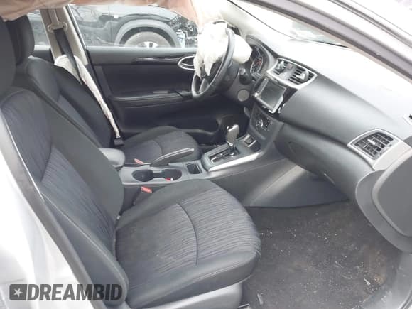 ✅ 2019 Nissan Sentra SV • VIN: 3N1AB7AP0KY370122 • Lot: 43696341. Listed on IAAI with 104,689 mi. Free auction sales archive from the USA and detailed vehicle history report at DreamBid. Image 5.