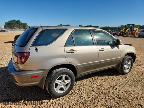 ✅ 2000 Lexus RX 300 • VIN: JT6GF10U7Y0081782 • Lot: 86840315. Wystawiony na Copart z przebiegiem 293 570 mil. Bezpłatny archiwum sprzedaży aukcyjnych z USA i szczegółowy raport historii pojazdu na DreamBid. Zdjęcie 3.