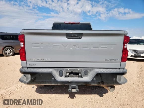 ✅ 2025 Chevrolet Silverado 2500HD Custom • VIN: 1GC4KMEY6SF208109 • Лот: 84414735. Опубликован ранее на Copart с пробегом 16 670 миль. Бесплатный доступ к архиву аукционных продаж из США и подробный отчёт об истории автомобиля на DreamBid. Изображение 6.