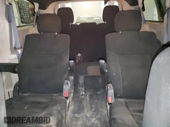 ✅ 2016 Dodge Grand Caravan SE • VIN: 2C4RDGBG7GR317028 • Lot: 81968595. Wystawiony na Copart z przebiegiem 102 829 mil. Bezpłatny archiwum sprzedaży aukcyjnych z USA i szczegółowy raport historii pojazdu na DreamBid. Zdjęcie 10.