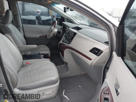 ✅ 2011 Toyota Sienna XLE • VIN: 5TDYK3DC1BS021300 • Lot: 43640745. Listed on IAAI with 198,008 mi. Free auction sales archive from the USA and detailed vehicle history report at DreamBid. Image 5.