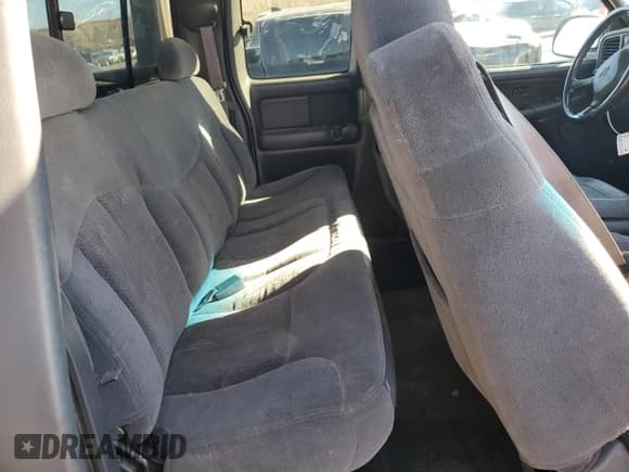 ✅ 2002 Chevrolet Silverado 2500HD LS • VIN: 1GCHK29122E196419 • Lot: 83060584. Wystawiony na Copart z przebiegiem 210 192 mil. Bezpłatny archiwum sprzedaży aukcyjnych z USA i szczegółowy raport historii pojazdu na DreamBid. Zdjęcie 10.