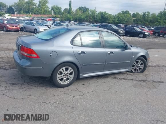 ✅ 2007 Saab 9-3 • VIN: YS3FD49Y871118003 • Lot: 42741778. Wystawiony na IAAI z przebiegiem 264 539 mil. Bezpłatny archiwum sprzedaży aukcyjnych z USA i szczegółowy raport historii pojazdu na DreamBid. Zdjęcie 4.