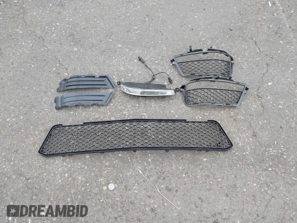 ✅ 2008 Mercedes-Benz S 550 • VIN: WDDNG86X98A171426 • Lot: 42509685. Wystawiony na IAAI z przebiegiem 135 054 mil. Bezpłatny archiwum sprzedaży aukcyjnych z USA i szczegółowy raport historii pojazdu na DreamBid. Zdjęcie 18.