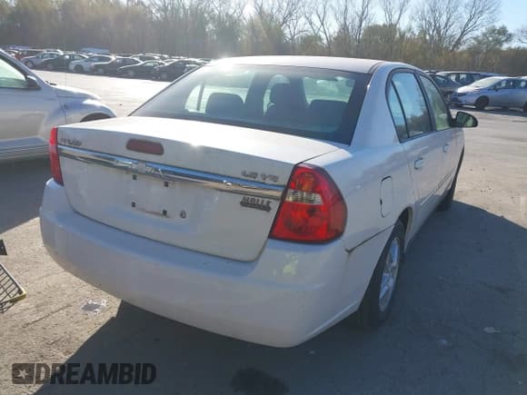 ✅ 2004 Chevrolet Malibu LS • VIN: 1G1ZT52884F227284 • Lot: 43663518. Listed on IAAI with 113,663 mi. Free auction sales archive from the USA and detailed vehicle history report at DreamBid. Image 4.