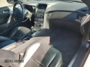 ✅ 2016 Hyundai Genesis Coupe 3.8L Base • VIN: KMHHT6KJ6GU135291 • Lot: 80178685. Wystawiony na Copart z przebiegiem 38 938 mil. Bezpłatny archiwum sprzedaży aukcyjnych z USA i szczegółowy raport historii pojazdu na DreamBid. Zdjęcie 8.