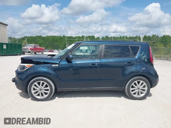 ✅ 2017 Kia Soul + • VIN: KNDJP3A55H7435403 • Lot: 42447651. Wystawiony na IAAI z przebiegiem 72 975 mil. Bezpłatny archiwum sprzedaży aukcyjnych z USA i szczegółowy raport historii pojazdu na DreamBid. Zdjęcie 14.