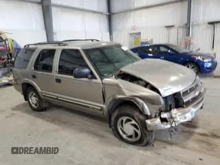 ✅ 2001 Chevrolet Blazer LT • VIN: 1GNDT13WX12110792 • Lot: 71106675. Wystawiony na Copart z przebiegiem Nie podano. Bezpłatny archiwum sprzedaży aukcyjnych z USA i szczegółowy raport historii pojazdu na DreamBid. Zdjęcie 4.