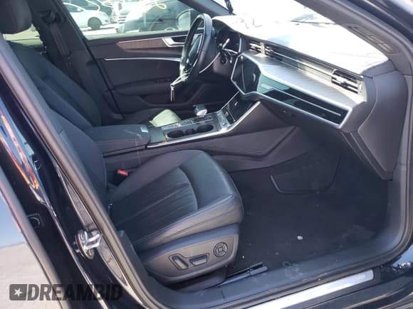 ✅ 2019 Audi A6 Premium Plus • VIN: WAUE8AF21KN126576 • Lot: 37405972. Wystawiony na Copart z przebiegiem 24 942 mil. Bezpłatny archiwum sprzedaży aukcyjnych z USA i szczegółowy raport historii pojazdu na DreamBid. Zdjęcie 5.