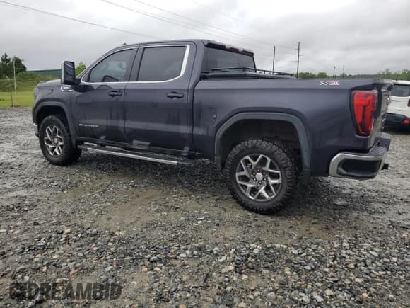 ✅ 2022 GMC Sierra 1500 SLE • VIN: 3GTUUBET9NG636634 • Lot: 51541275. Wystawiony na Copart z przebiegiem 77 242 mil. Bezpłatny archiwum sprzedaży aukcyjnych z USA i szczegółowy raport historii pojazdu na DreamBid. Zdjęcie 2.