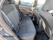 ✅ 2025 Hyundai Kona SEL • VIN: KM8HB3AB9SU312405 • Lot: 90354135. Wystawiony na Copart z przebiegiem 8 373 mil. Bezpłatny archiwum sprzedaży aukcyjnych z USA i szczegółowy raport historii pojazdu na DreamBid. Zdjęcie 11.