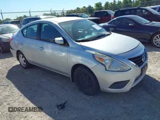 ✅ 2016 Nissan Versa S Plus • VIN: 3N1CN7AP7GL873151 • Lot: 43076584. Wystawiony na IAAI z przebiegiem 139 603 mil. Bezpłatny archiwum sprzedaży aukcyjnych z USA i szczegółowy raport historii pojazdu na DreamBid. Zdjęcie 1.