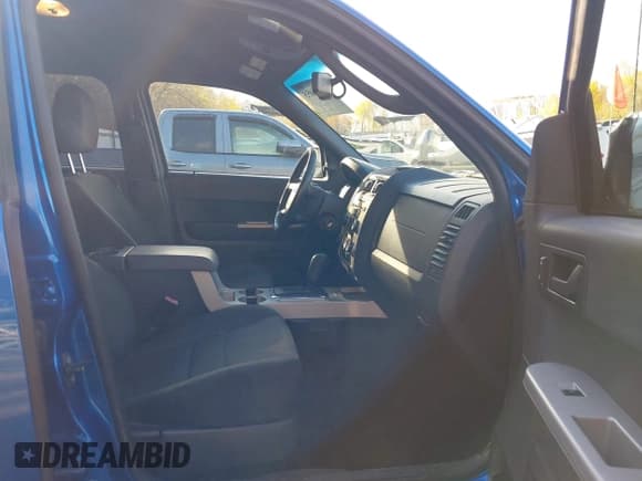 ✅ 2012 Ford Escape XLT • VIN: 1FMCU0D74CKB02656 • Lot: 43596055. Listed on IAAI with 112,403 mi. Free auction sales archive from the USA and detailed vehicle history report at DreamBid. Image 5.