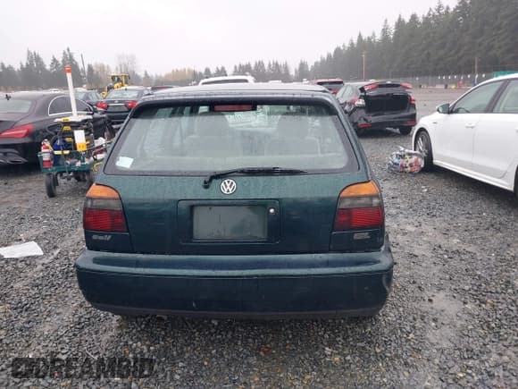 ✅ 1998 Volkswagen Golf • VIN: 3VWFA81H3WM140539 • Lot: 43708117. Listed on IAAI with 128,930 mi. Free auction sales archive from the USA and detailed vehicle history report at DreamBid. Image 16.