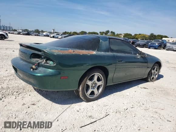 1997 Chevrolet Camaro Z28 z VIN 2G1FP22P0V2107947, wystawiony jako Copart lot #43237785 z przebiegiem Nie podano mil oraz Czysty tytuł • Clean title. Historia ofert i sprzedaży dostępna na DreamBid. Obrazek 3.