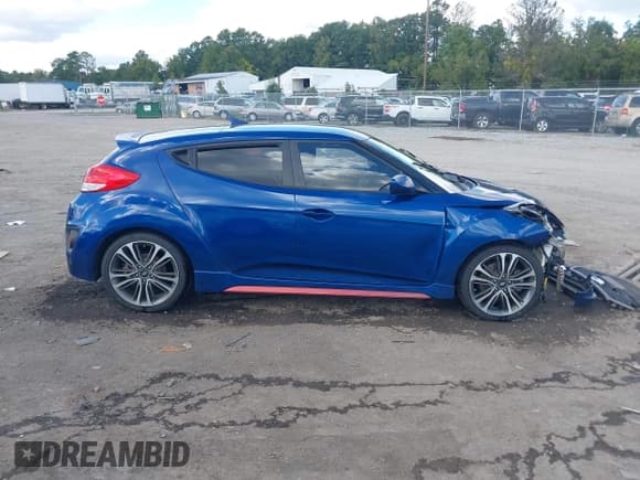 ✅ 2016 Hyundai Veloster Turbo • VIN: KMHTC6AE2GU275272 • Lot: 43344485. Wystawiony na IAAI z przebiegiem 99 825 mil. Bezpłatny archiwum sprzedaży aukcyjnych z USA i szczegółowy raport historii pojazdu na DreamBid. Zdjęcie 14.