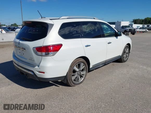 ✅ 2014 Nissan Pathfinder S • VIN: 5N1AR2MM1EC710772 • Lot: 42582893. Listed on IAAI with 154,229 mi. Free auction sales archive from the USA and detailed vehicle history report at DreamBid. Image 4.
