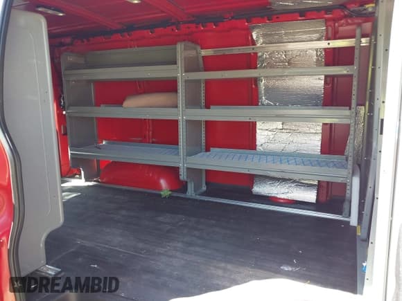 ✅ 2017 Chevrolet Express Cargo • VIN: 1GCWGAFG3H1350048 • Lot: 41881164. Wystawiony na IAAI z przebiegiem 115 430 mil. Bezpłatny archiwum sprzedaży aukcyjnych z USA i szczegółowy raport historii pojazdu na DreamBid. Zdjęcie 8.