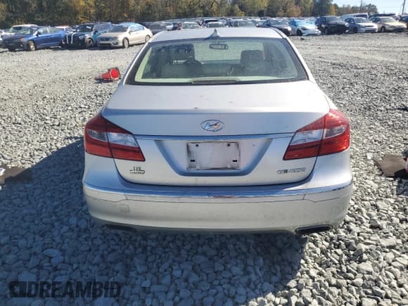 ✅ 2012 Hyundai Genesis 3.8L • VIN: KMHGC4DDXCU196497 • Лот: 82590345. Опубликован ранее на Copart с пробегом Не указан. Бесплатный доступ к архиву аукционных продаж из США и подробный отчёт об истории автомобиля на DreamBid. Изображение 6.