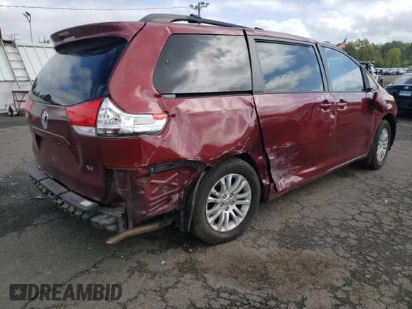 ✅ 2013 Toyota Sienna XLE AAS • VIN: 5TDYK3DC0DS362335 • Lot: 71625885. Wystawiony na Copart z przebiegiem Nie podano. Bezpłatny archiwum sprzedaży aukcyjnych z USA i szczegółowy raport historii pojazdu na DreamBid. Zdjęcie 3.