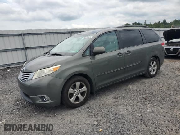 ✅ 2012 Toyota Sienna LE AAS • VIN: 5TDKK3DC5CS199833 • Lot: 65168885. Listed on Copart with 128,047 mi. Free auction sales archive from the USA and detailed vehicle history report at DreamBid. Image 1.