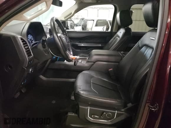 ✅ 2020 Ford Expedition Max Platinum • VIN: 1FMJK1MT4LEA15502 • Лот: 68522645. Опубликован ранее на Copart с пробегом 47 190 миль. Бесплатный доступ к архиву аукционных продаж из США и подробный отчёт об истории автомобиля на DreamBid. Изображение 7.