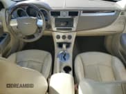 ✅ 2010 Chrysler Sebring Limited • VIN: 1C3CC5FB2AN110535 • Лот: 84455825. Опубликован ранее на Copart с пробегом 115 592 миль. Бесплатный доступ к архиву аукционных продаж из США и подробный отчёт об истории автомобиля на DreamBid. Изображение 8.