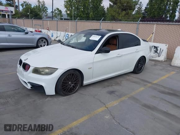 ✅ 2009 BMW 3 Series 328i • VIN: WBAPH77509NM30285 • Lot: 42876472. Wystawiony na IAAI z przebiegiem 167 534 mil. Bezpłatny archiwum sprzedaży aukcyjnych z USA i szczegółowy raport historii pojazdu na DreamBid. Zdjęcie 2.