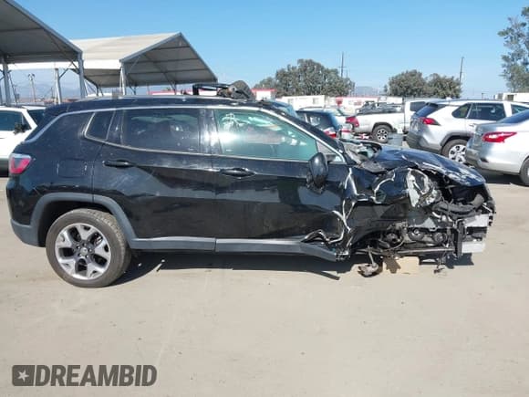 ✅ 2019 Jeep Compass Limited • VIN: 3C4NJDCB6KT653901 • Lot: 42338815. Wystawiony na IAAI z przebiegiem 87 909 mil. Bezpłatny archiwum sprzedaży aukcyjnych z USA i szczegółowy raport historii pojazdu na DreamBid. Zdjęcie 14.