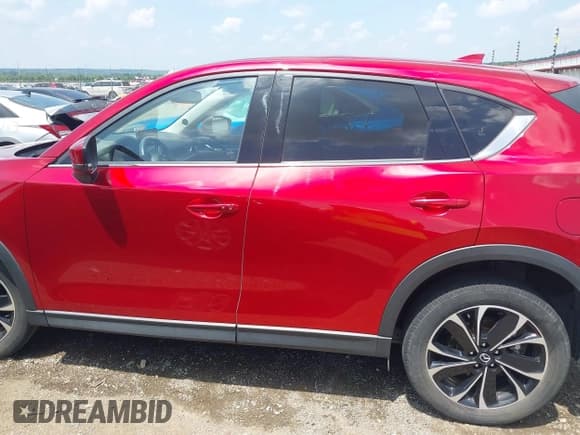 ✅ 2022 Mazda CX-5 S Premium • VIN: JM3KFBDM2N1588234 • Lot: 42880159. Wystawiony na IAAI z przebiegiem 45 551 mil. Bezpłatny archiwum sprzedaży aukcyjnych z USA i szczegółowy raport historii pojazdu na DreamBid. Zdjęcie 14.