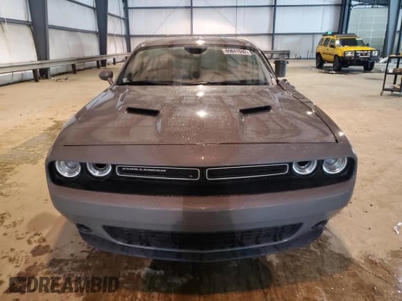 ✅ 2017 Dodge Challenger SXT • VIN: 2C3CDZAG3HH613243 • Lot: 69841592. Wystawiony na Copart z przebiegiem 49 940 mil. Bezpłatny archiwum sprzedaży aukcyjnych z USA i szczegółowy raport historii pojazdu na DreamBid. Zdjęcie 5.