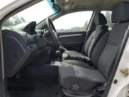 ✅ 2010 Chevrolet Aveo 1LT • VIN: KL1TD5DE7AB127992 • Lot: 62000895. Wystawiony na Copart z przebiegiem 66 769 mil. Bezpłatny archiwum sprzedaży aukcyjnych z USA i szczegółowy raport historii pojazdu na DreamBid. Zdjęcie 7.