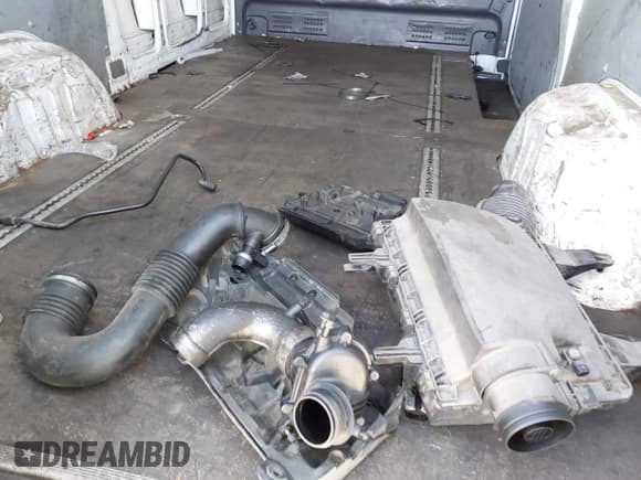 ✅ 2010 Freightliner Sprinter • VIN: WDYPE7CCXA5477753 • Lot: 42352748. Wystawiony na IAAI z przebiegiem 224 143 mil. Bezpłatny archiwum sprzedaży aukcyjnych z USA i szczegółowy raport historii pojazdu na DreamBid. Zdjęcie 12.