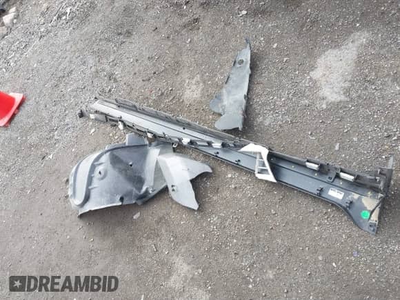 2025 Chevrolet Equinox AWD LT with VIN 3GNAXPEG9SL102134, listed as a IAAI auction lot 41792092 with 4,194 mi miles and . Bid and sale history available at DreamBid. Image 12.