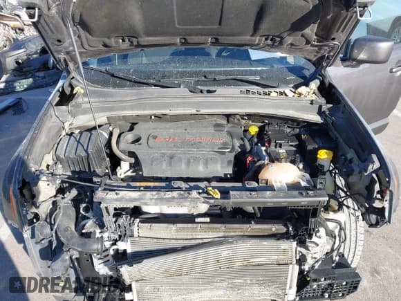 ✅ 2017 Jeep Renegade Latitude • VIN: ZACCJBBB3HPG03275 • Lot: 43681028. Listed on IAAI with 52,097 mi. Free auction sales archive from the USA and detailed vehicle history report at DreamBid. Image 10.