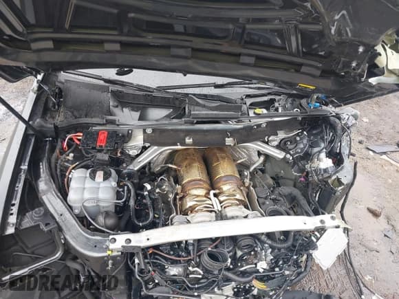 ✅ 2022 Audi SQ7 Prestige • VIN: WA1VWBF76ND001023 • Lot: 38215082. Listed on IAAI with 34,760 mi. Free auction sales archive from the USA and detailed vehicle history report at DreamBid. Image 10.